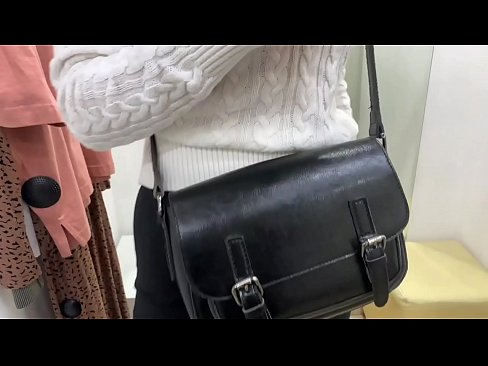 ❤️ Masturbasyon piblik nan jenn femèl FeralBerry ak yon gode nan sal la Fitting ️ Bèl pònografi nan nou % ht.xinwen1288.top% ❤